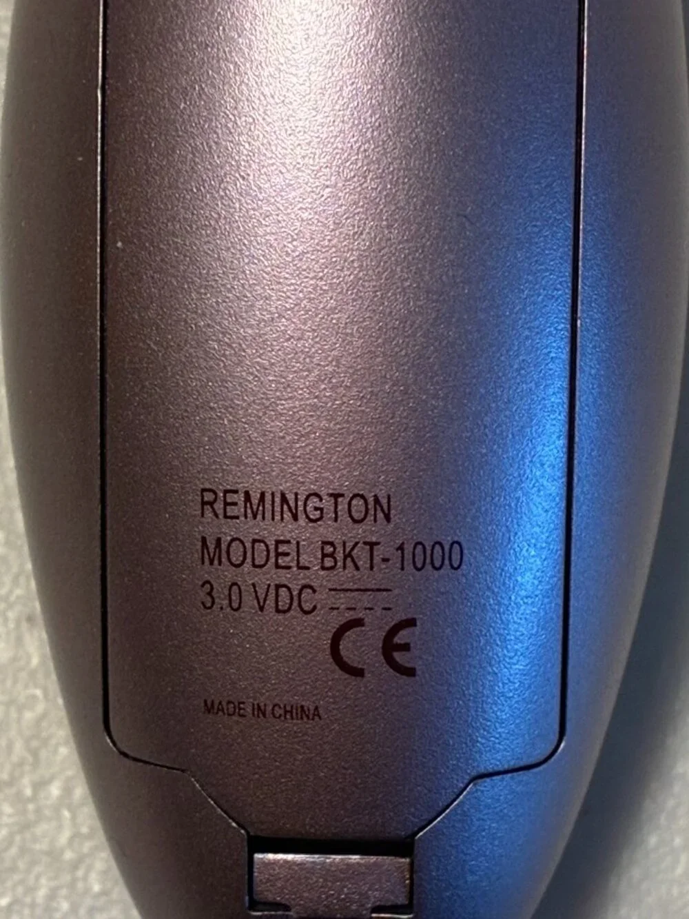 Remington BKT-1000 Trim & Shape Bikini Trimmer Brush Zip Pouch Batteries-Works
